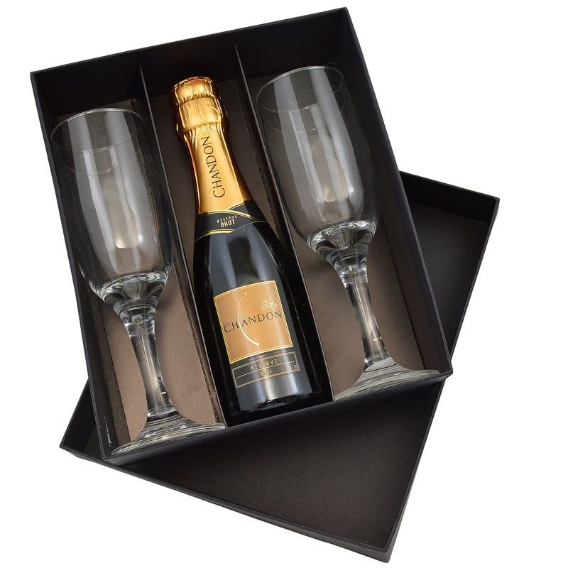 Kit Chandon com 2 Taças e Bombom