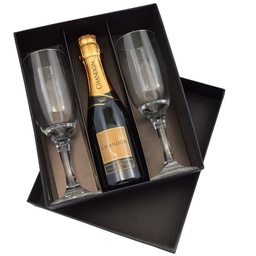 Kit Chandon com 2 Taças e Bombom